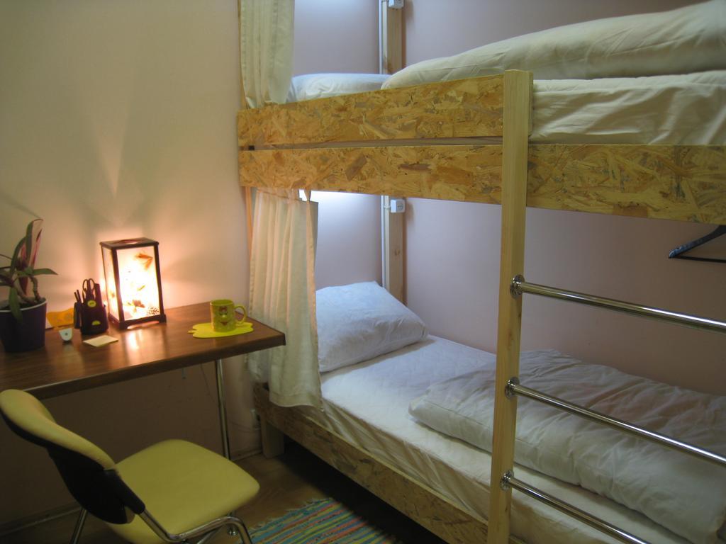 Hostel Smile-Dnepr Днепър Стая снимка