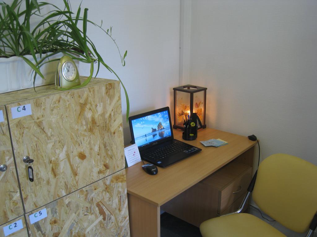 Hostel Smile-Dnepr Днепър Стая снимка